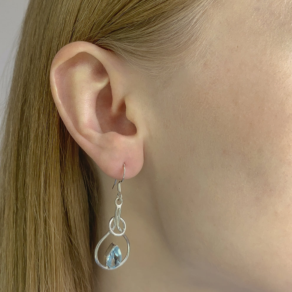 Pendientes de topacio azul en plata de ley