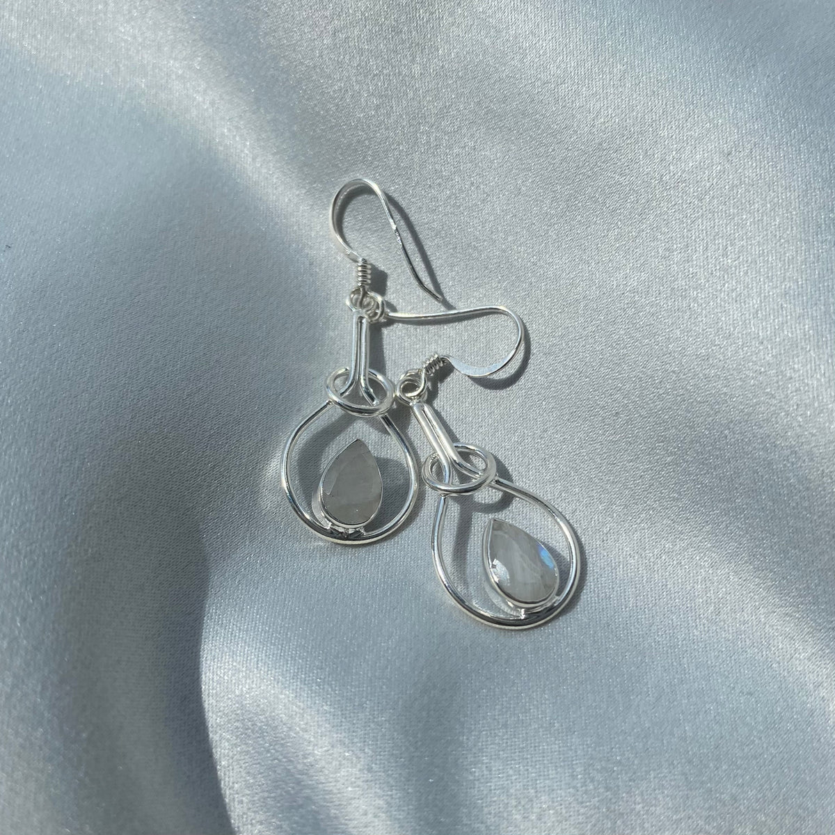 Pendientes colgantes de plata de ley con piedra luna