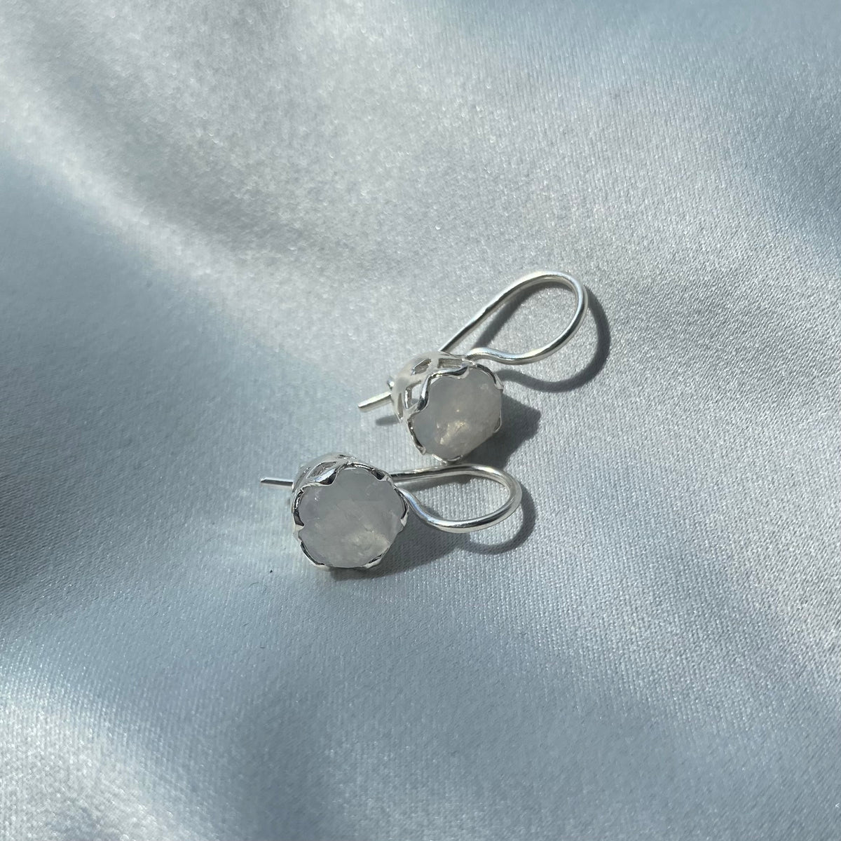 Pendientes colgantes de plata de ley con piedra luna