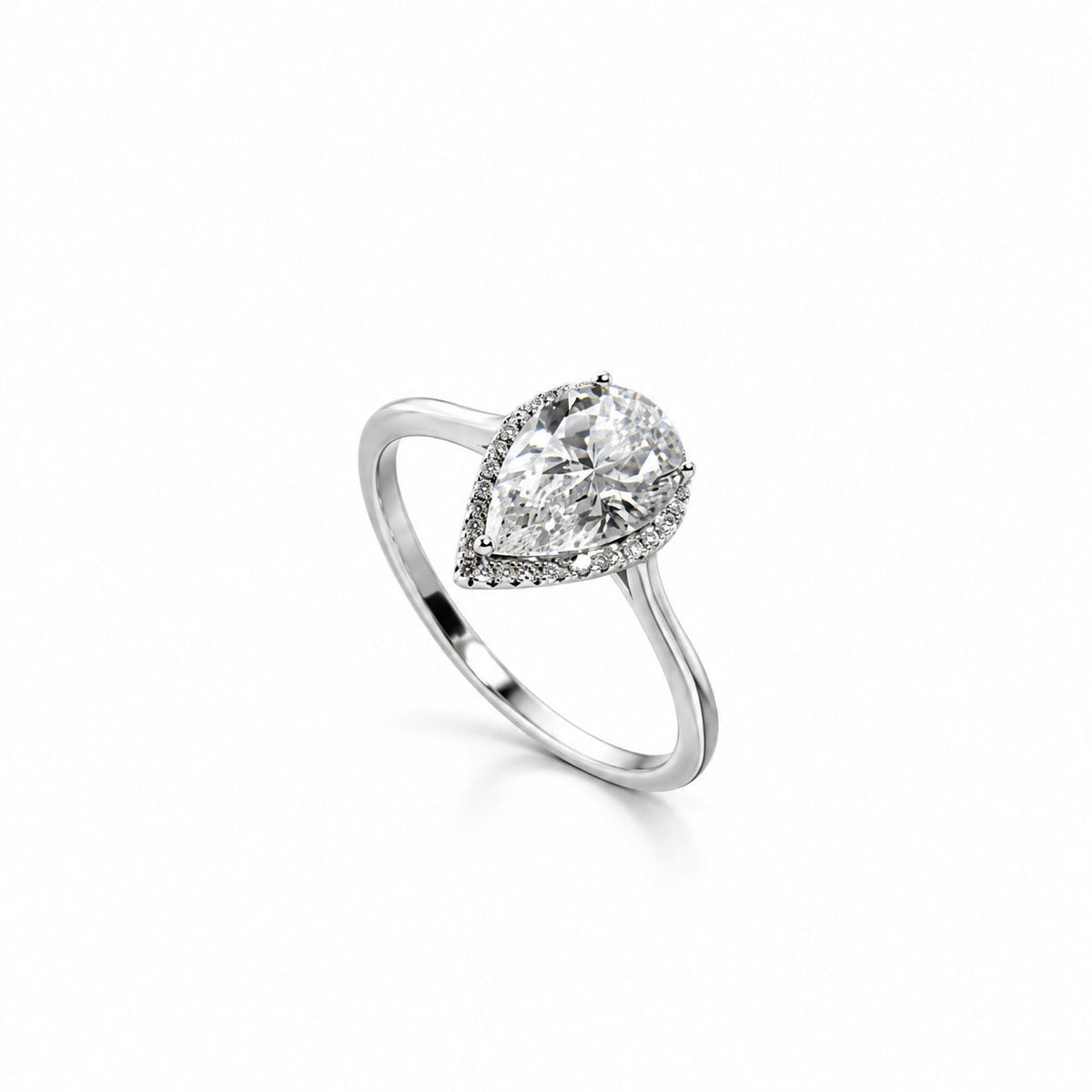 Anillo de lágrima de plata esterlina