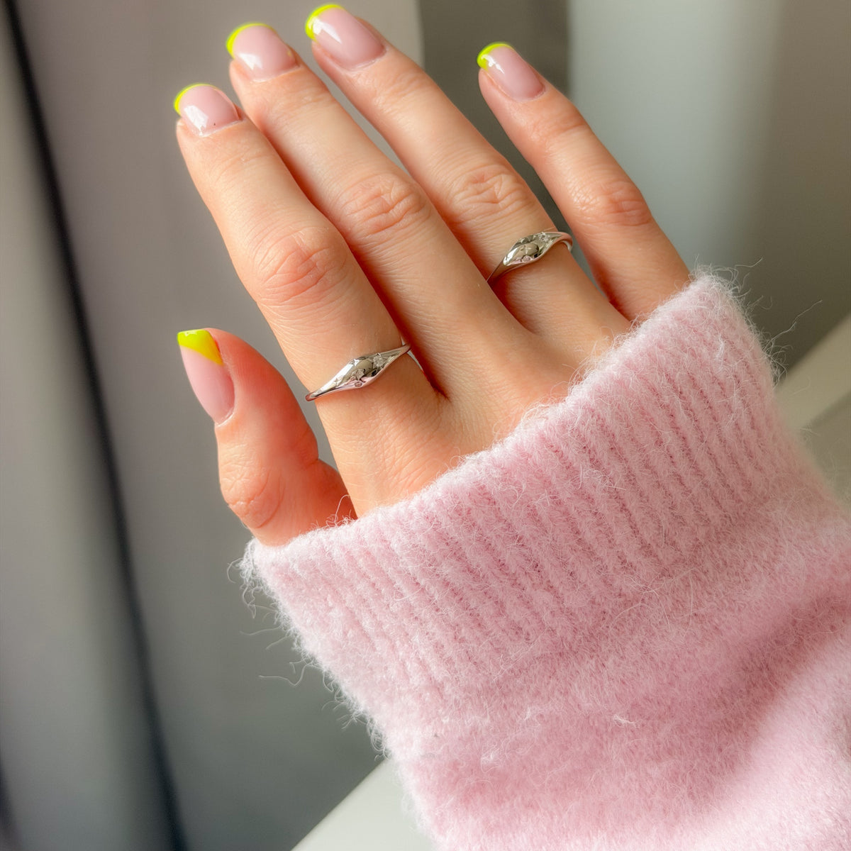 Anillo de plata de ley con circonitas y estrella