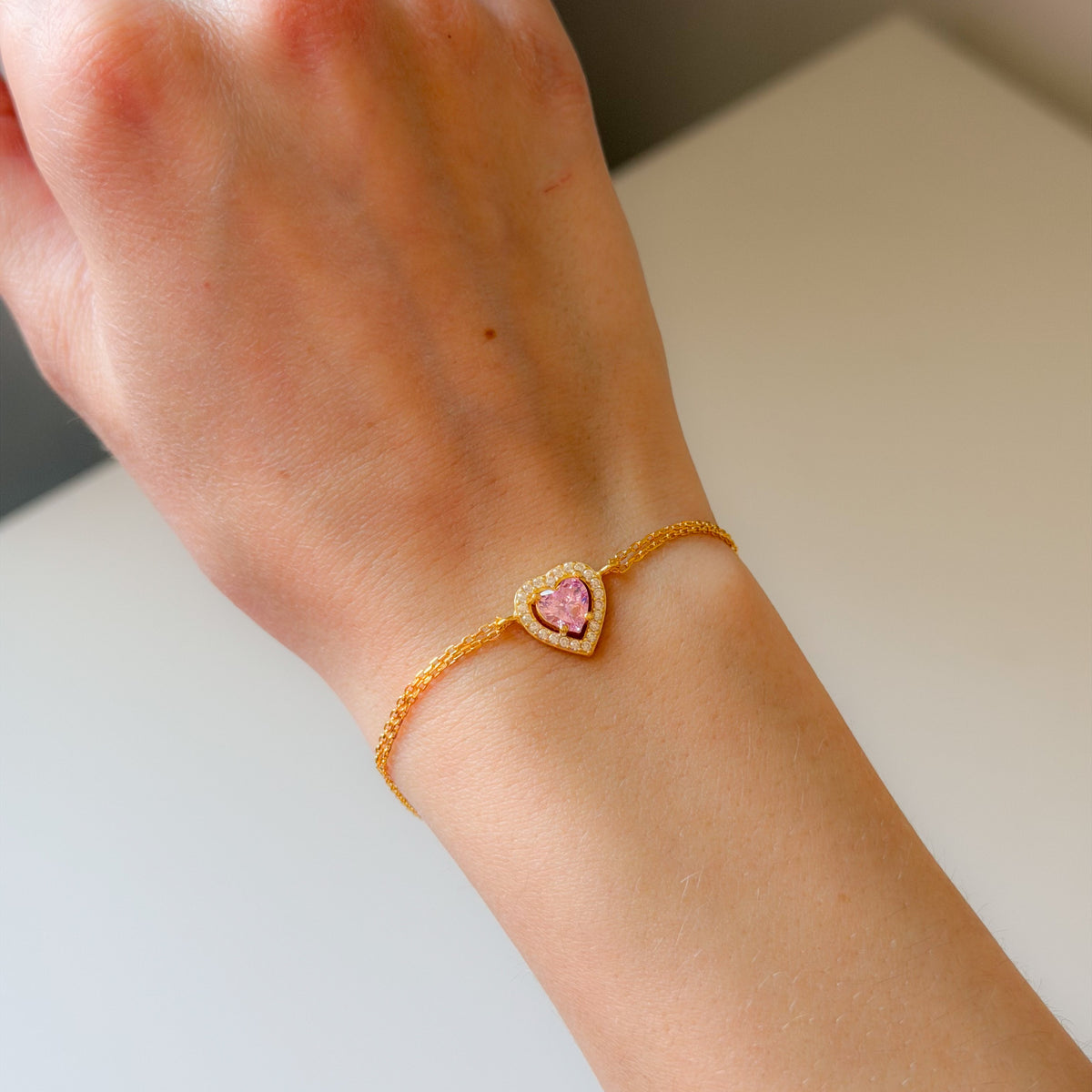 Pulsera de plata esterlina con circonitas y corazón