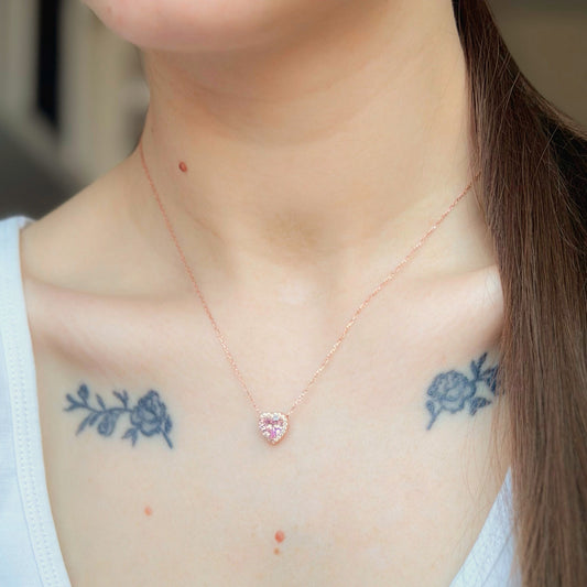 Collar de corazón de plata esterlina con circonitas