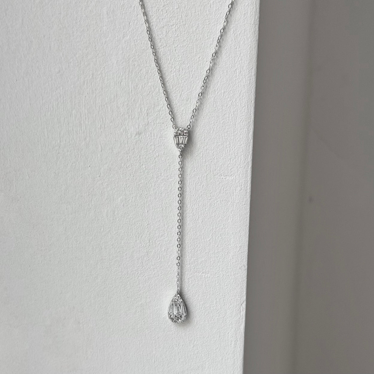 Collar Elara de plata esterlina