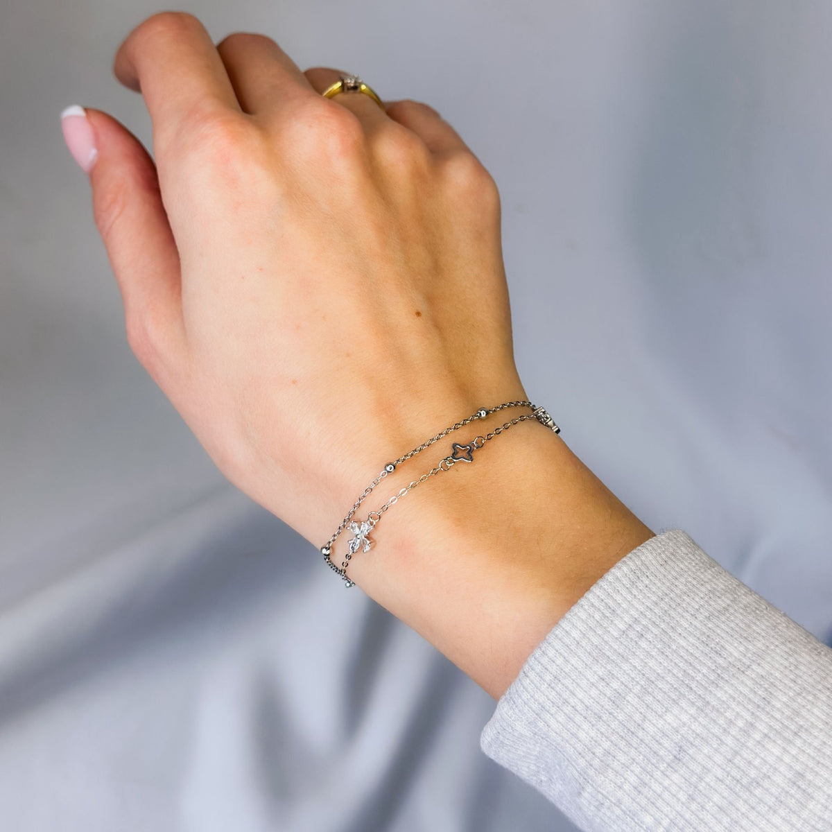 Pulsera de plata de ley con trébol y flor