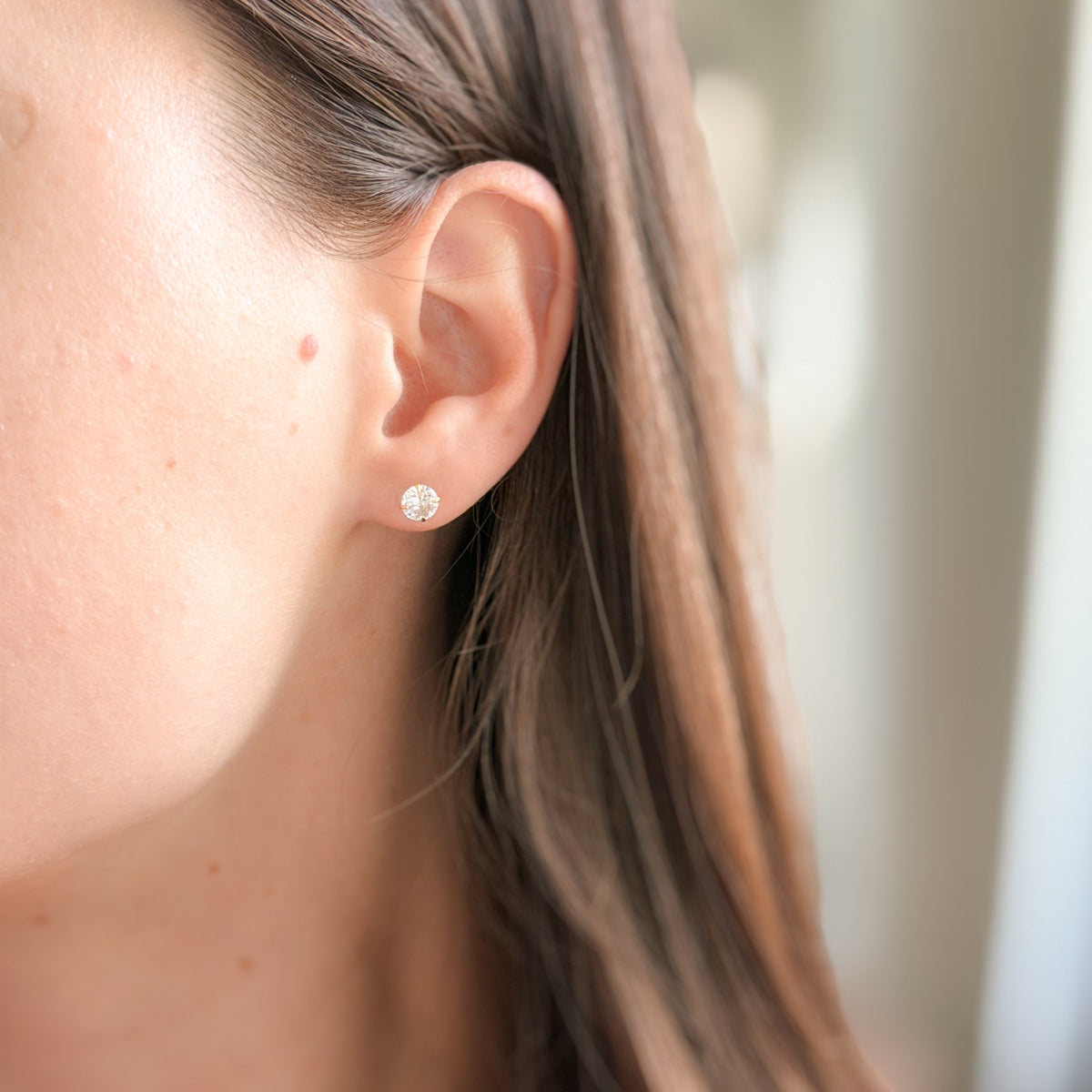 Aretes de plata esterlina con circonitas cúbicas de 4 a 7 mm