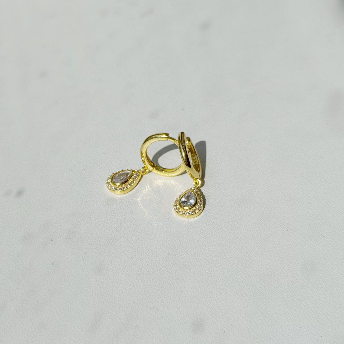 Arracadas de Plata Esterlina con Circonias Cúbicas y Dijes