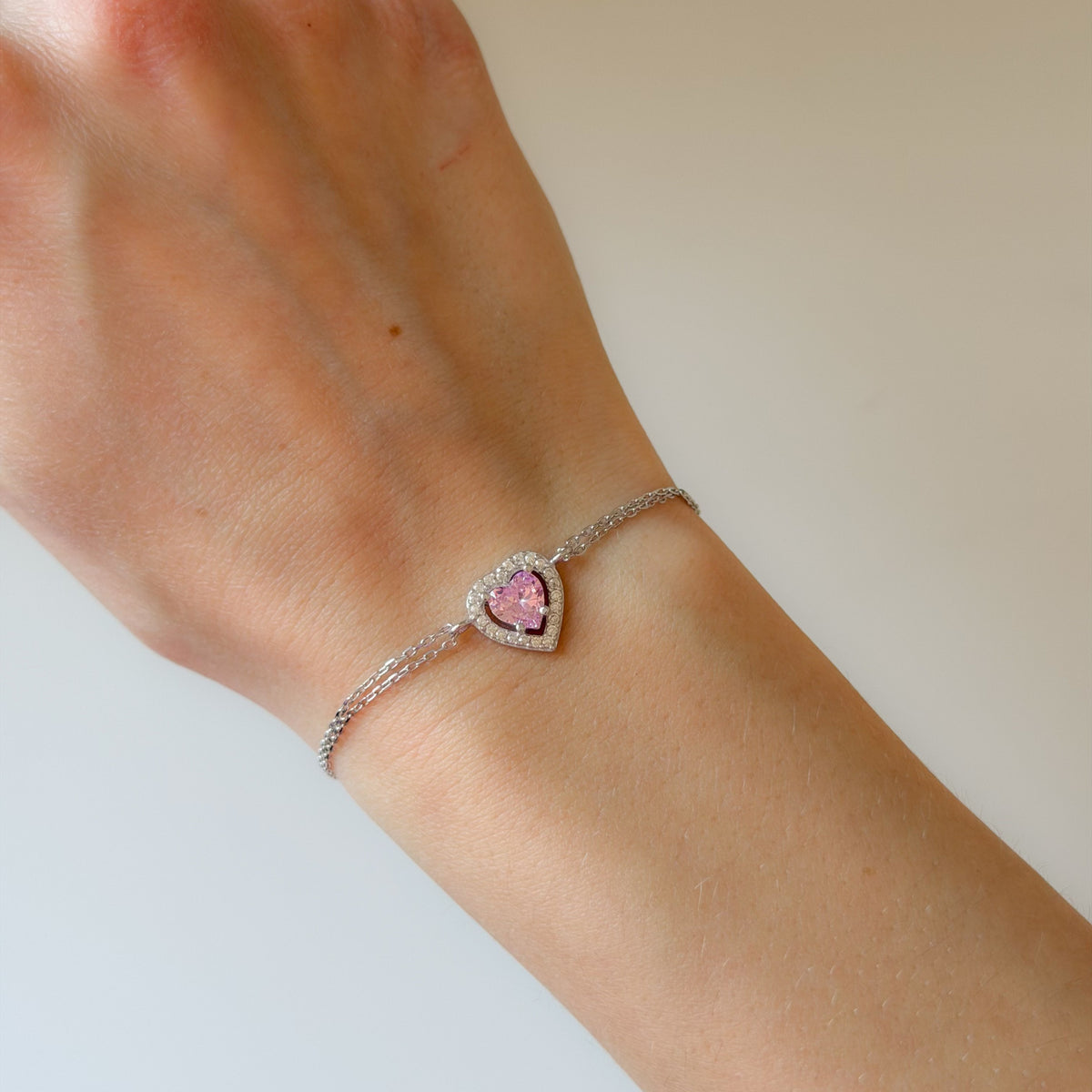 Pulsera de plata esterlina con circonitas y corazón