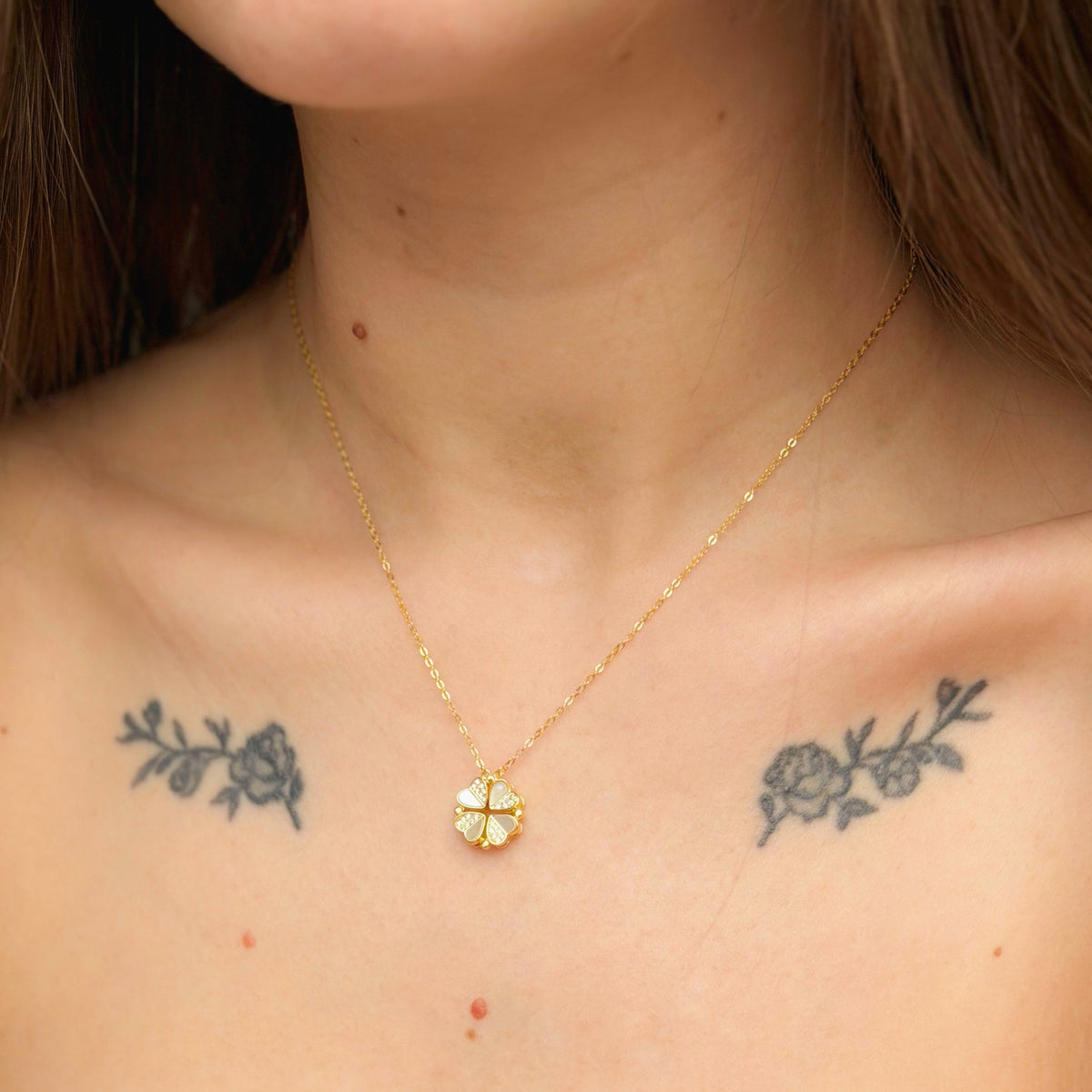 Collar de flores de plata de ley