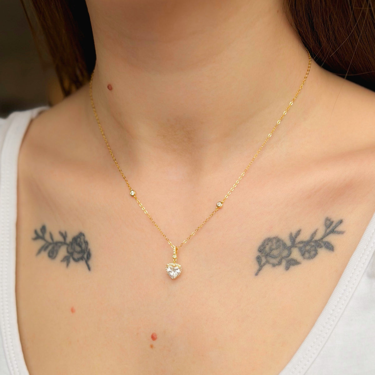 Collar de corazón de plata esterlina con circonitas