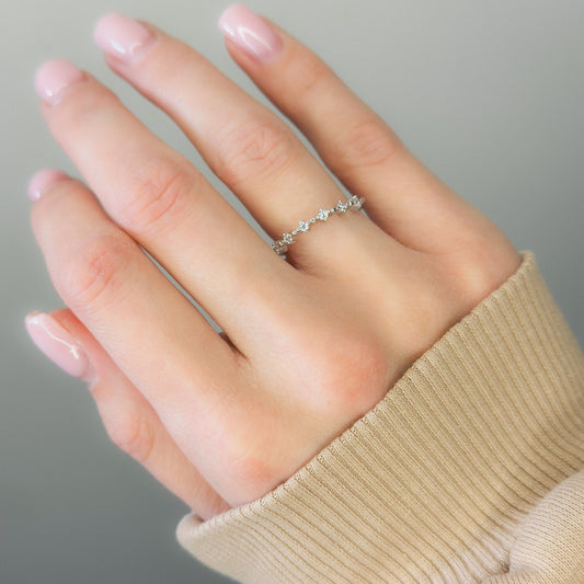 Anillo de plata de ley con circonita cúbica