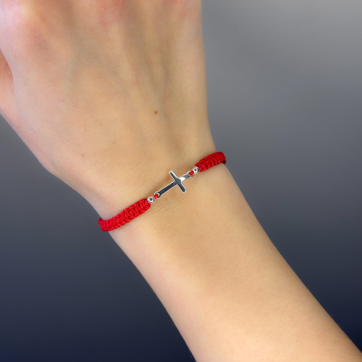 Pulsera de cruz de hilo de plata de ley