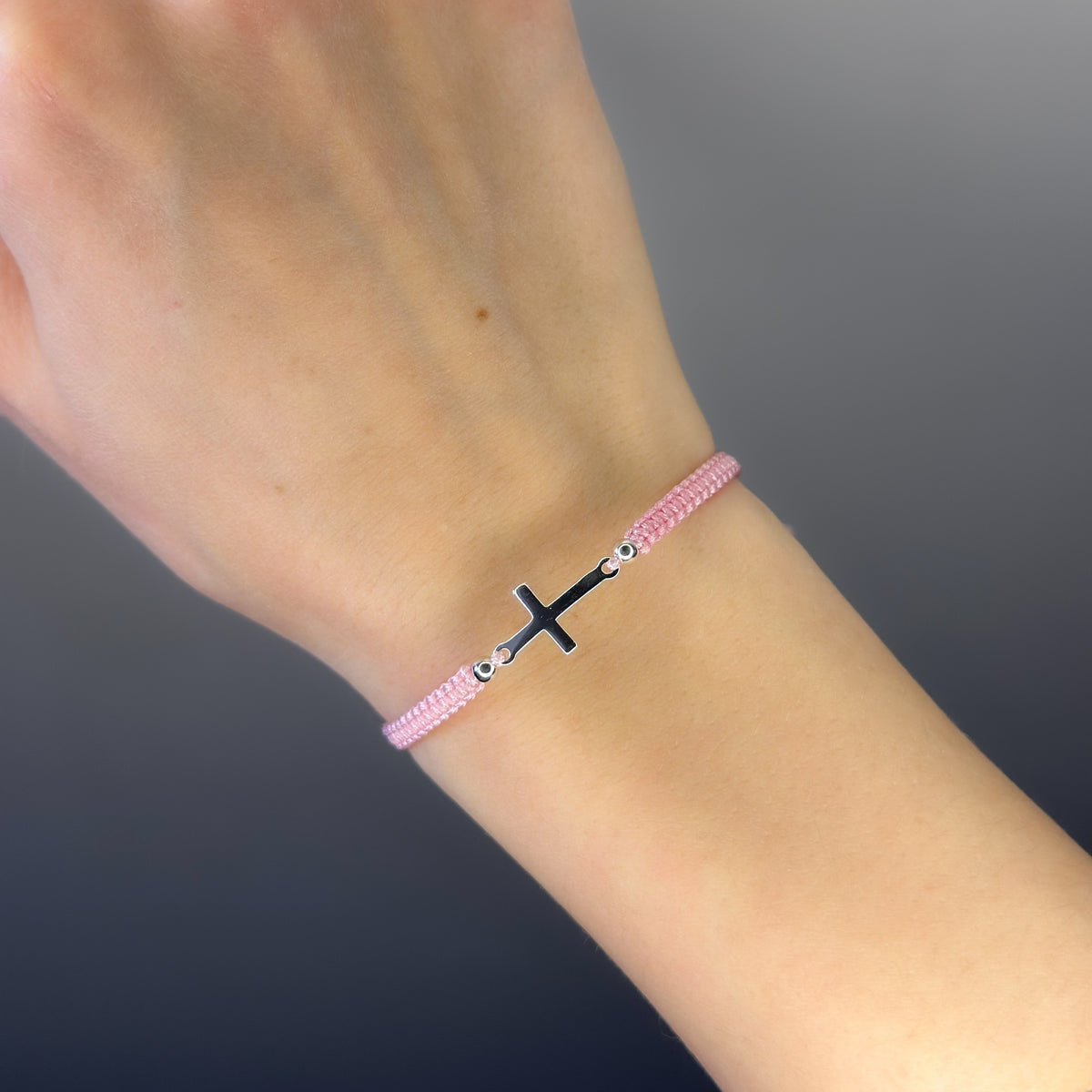Pulsera de cruz de hilo de plata de ley