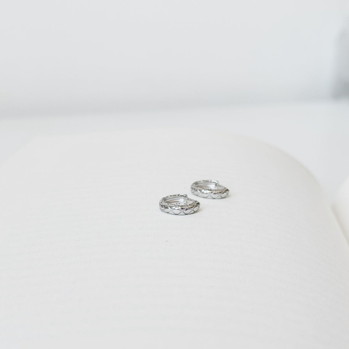 Pendientes de aro ornamentales de plata de ley