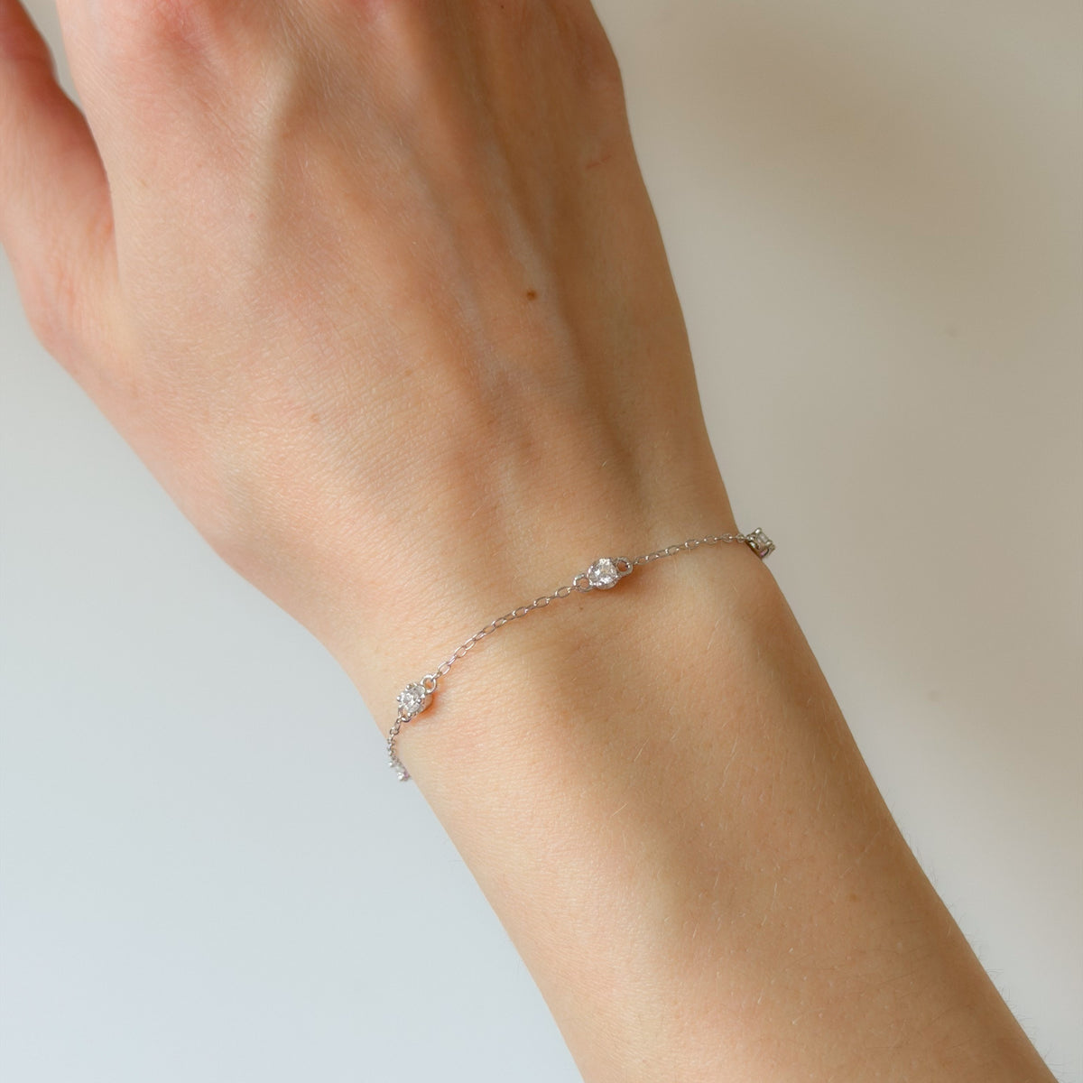 Pulsera de circonitas cúbicas de plata de ley