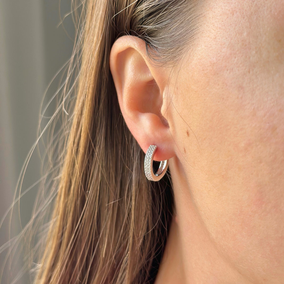Aros de plata de ley con circonitas cúbicas