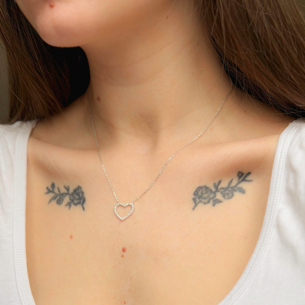 Collar de corazón de plata esterlina con circonitas