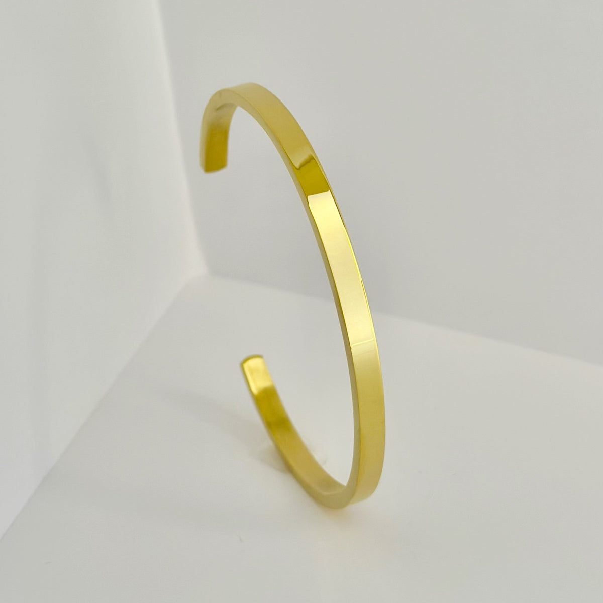Hera – Brazalete bañado en oro de 18 quilates (4 mm / 6 mm)