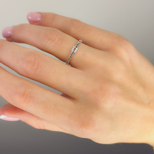 Anillo de plata de ley con circonita cúbica
