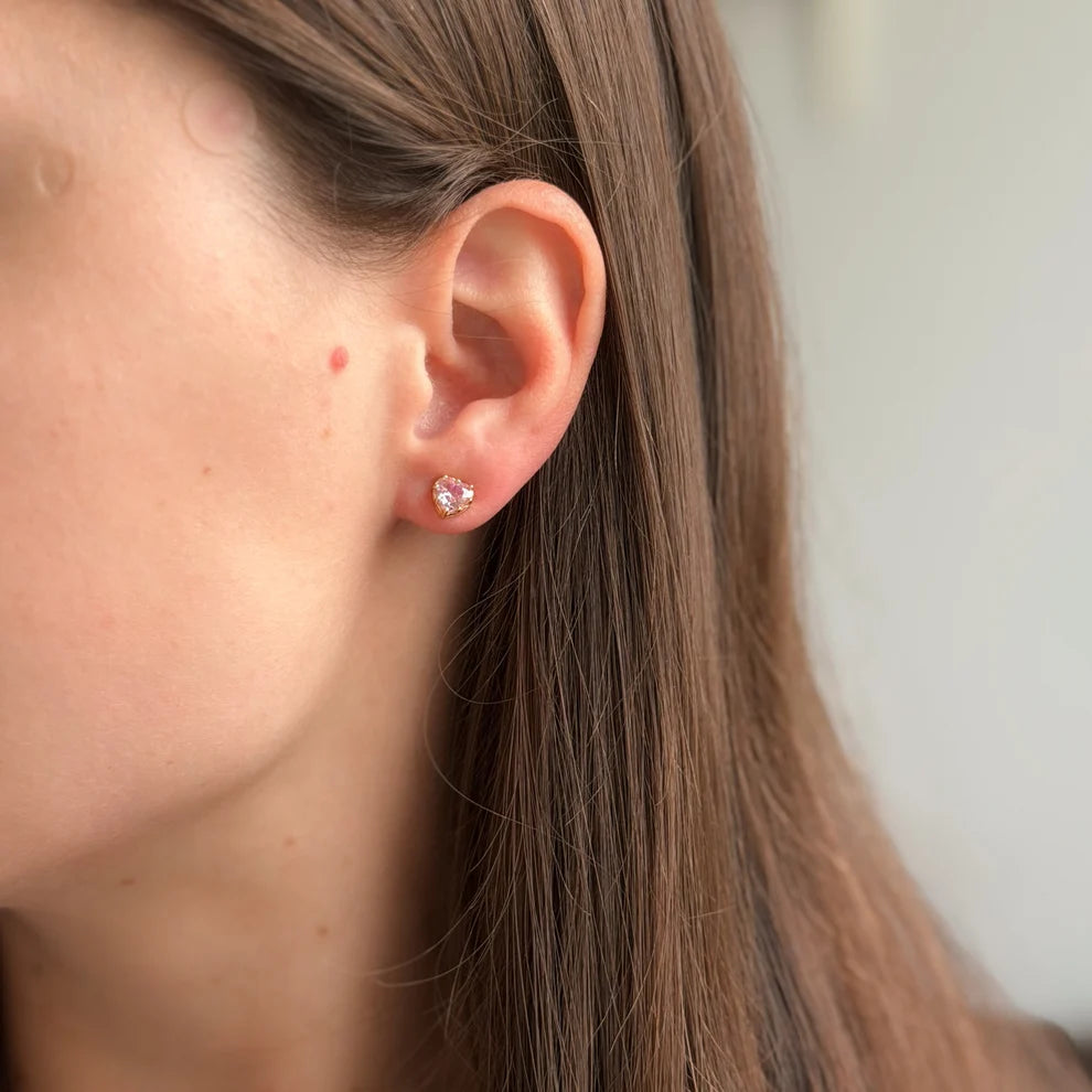 Pendientes de plata de ley con forma de corazón de circonita cúbica
