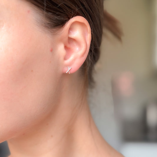 Pendientes de Plata de Ley con Diseño XO