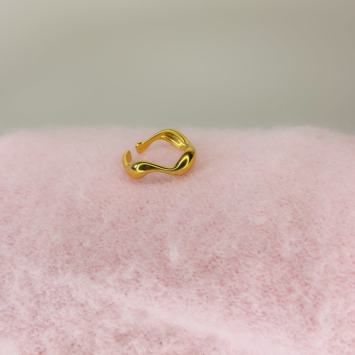 Gold Plated Adjustable Ring „FLUID GOLD“