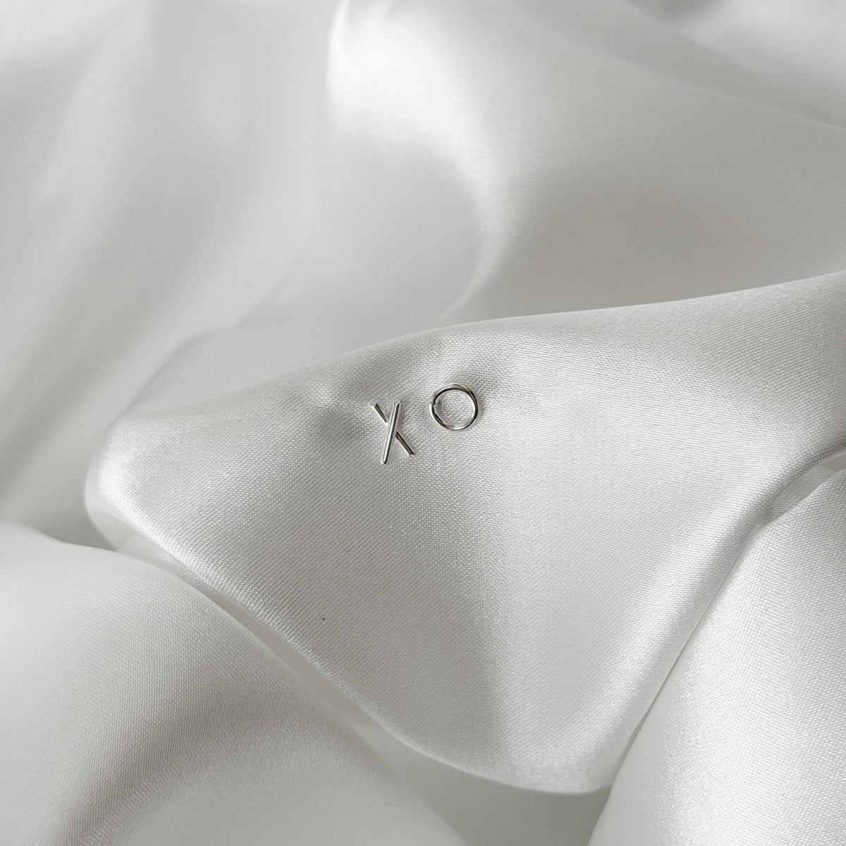 Pendientes de Plata de Ley con Diseño XO