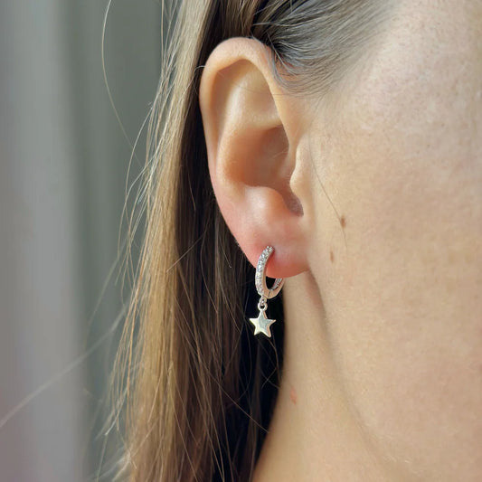 Aros con dije de estrella de circonita cúbica en plata de ley