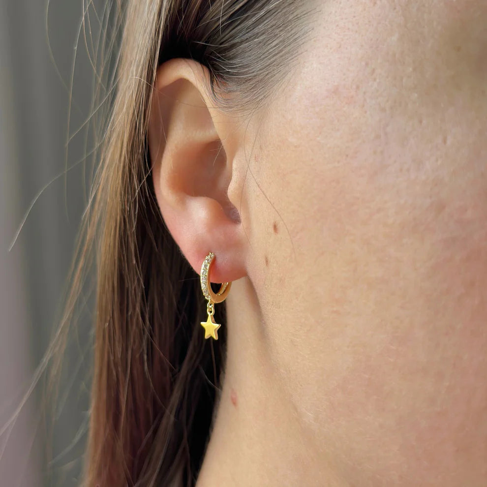 Aros con dije de estrella de circonita cúbica en plata de ley