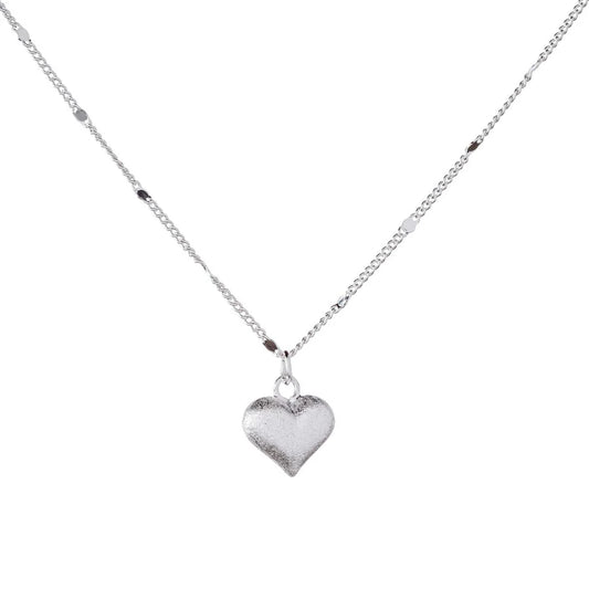 Collar de corazón de plata de ley mate